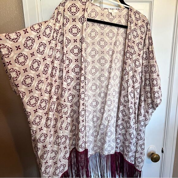 Charming Charlie Printed Fringe Detail Cardigan - Picture 3 of 7